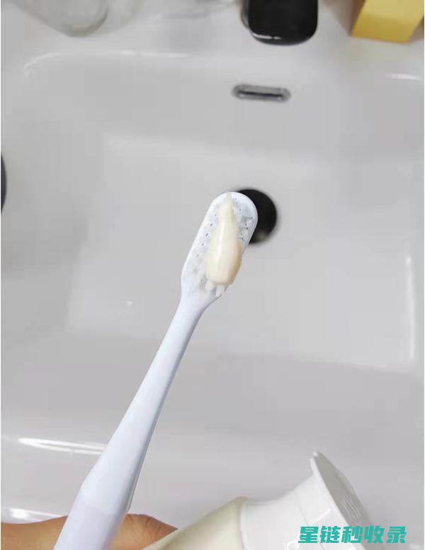 牙膏清洁妙方：快速去除冰箱异味，保持空气清新 (牙膏清洁妙方有用吗)