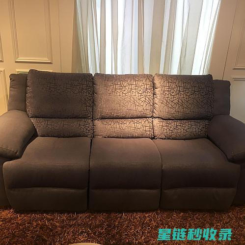冬季布艺沙发清洁小妙招，让沙发更舒适 (冬季布艺沙发怎么清洗)
